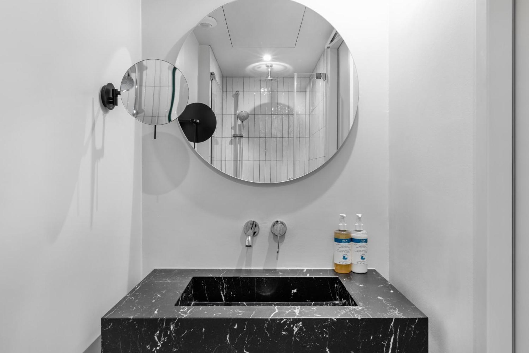 Numa Berlin Savi Aparthotel Exteriör bild